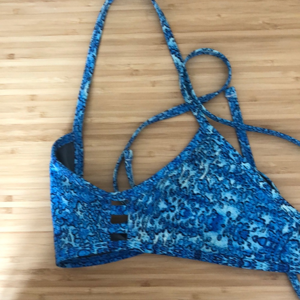 Jolyn tri vent top